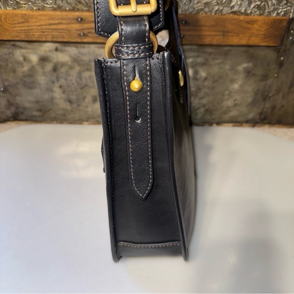 Dooney & Bourke NWT Florentine Messenger in Black - Picture 4 of 12